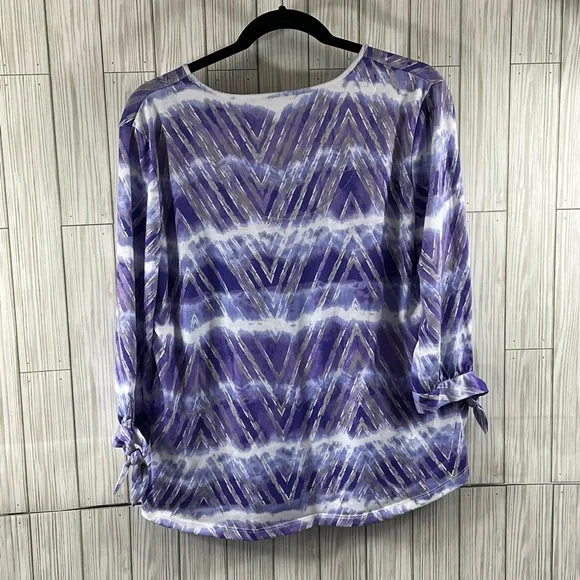 Allison Daley V-Neck Shirt - Picture 2 of 6